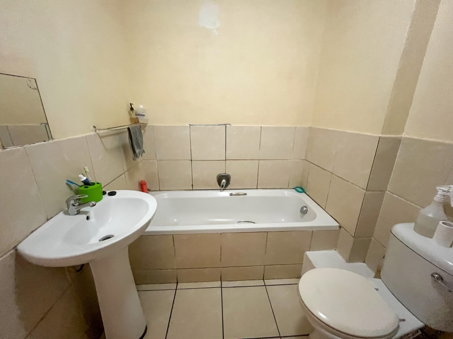2 Bedroom Property for Sale in Maitland Western Cape
